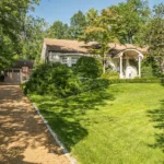 A Ladue home on 15 Daniel Road