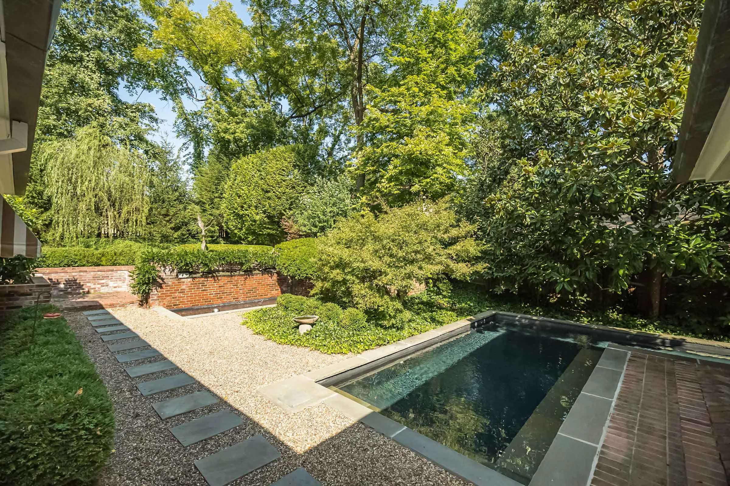 A Ladue home on 15 Daniel Road