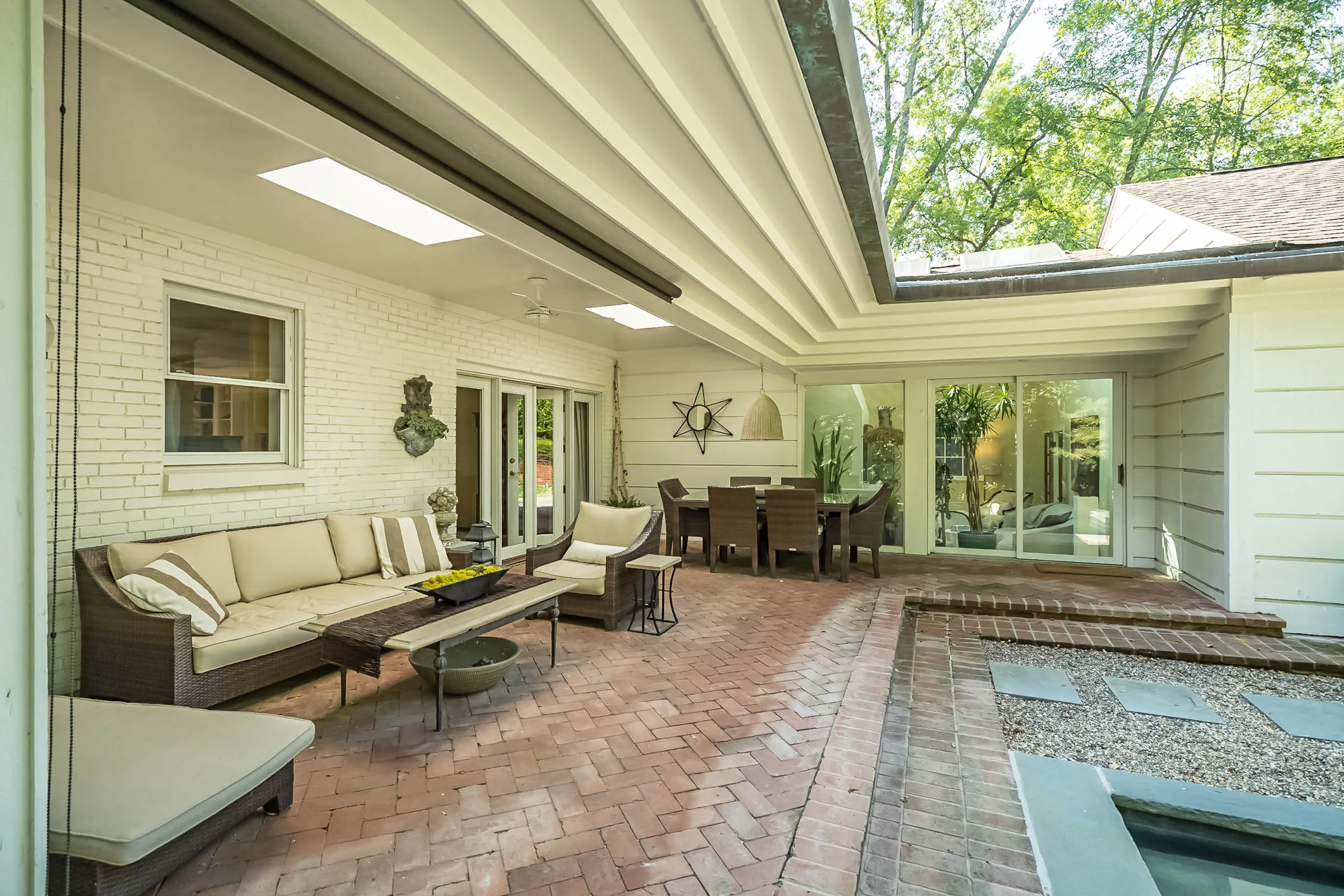A Ladue home on 15 Daniel Road