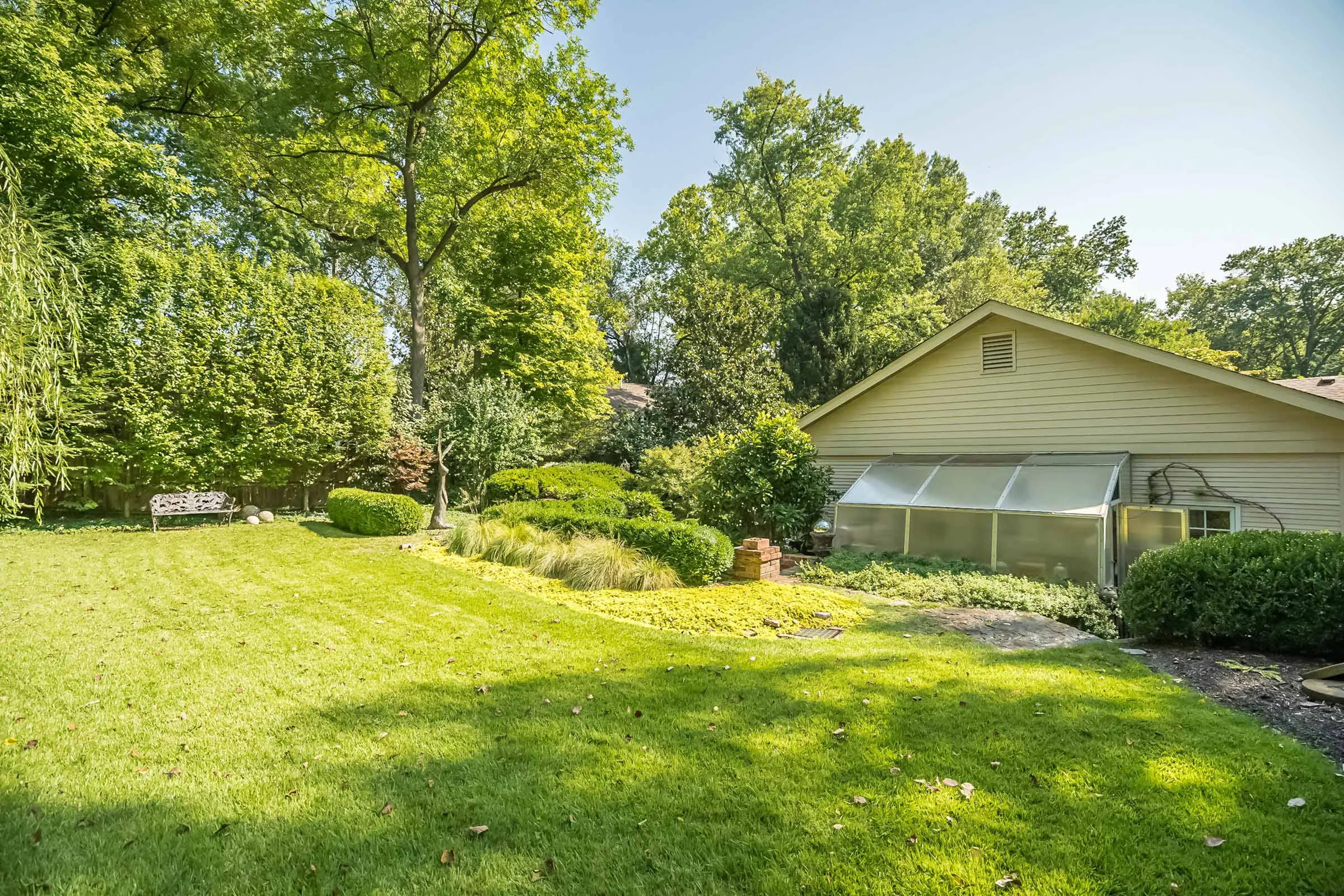 A Ladue home on 15 Daniel Road