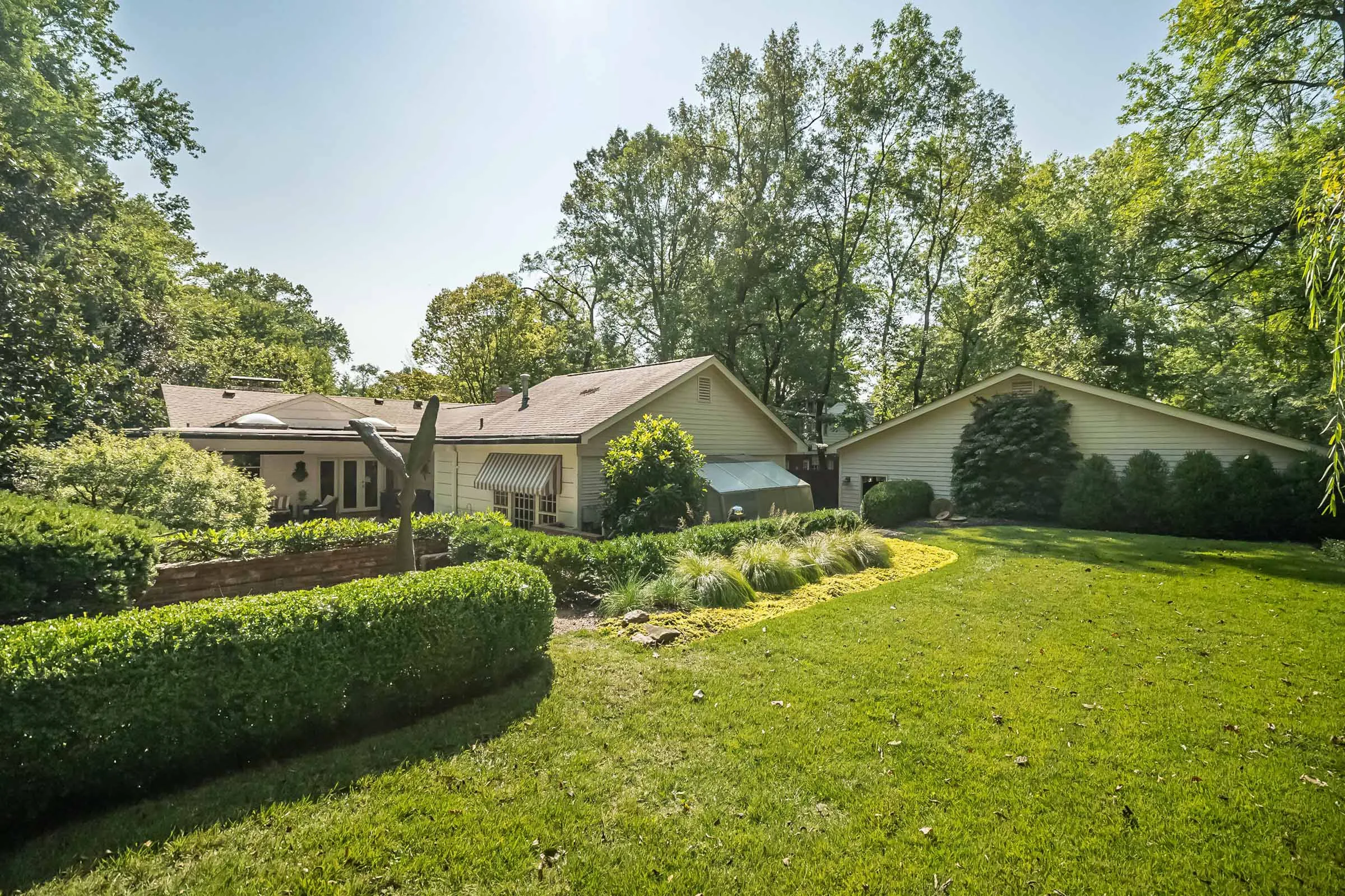 A Ladue home on 15 Daniel Road