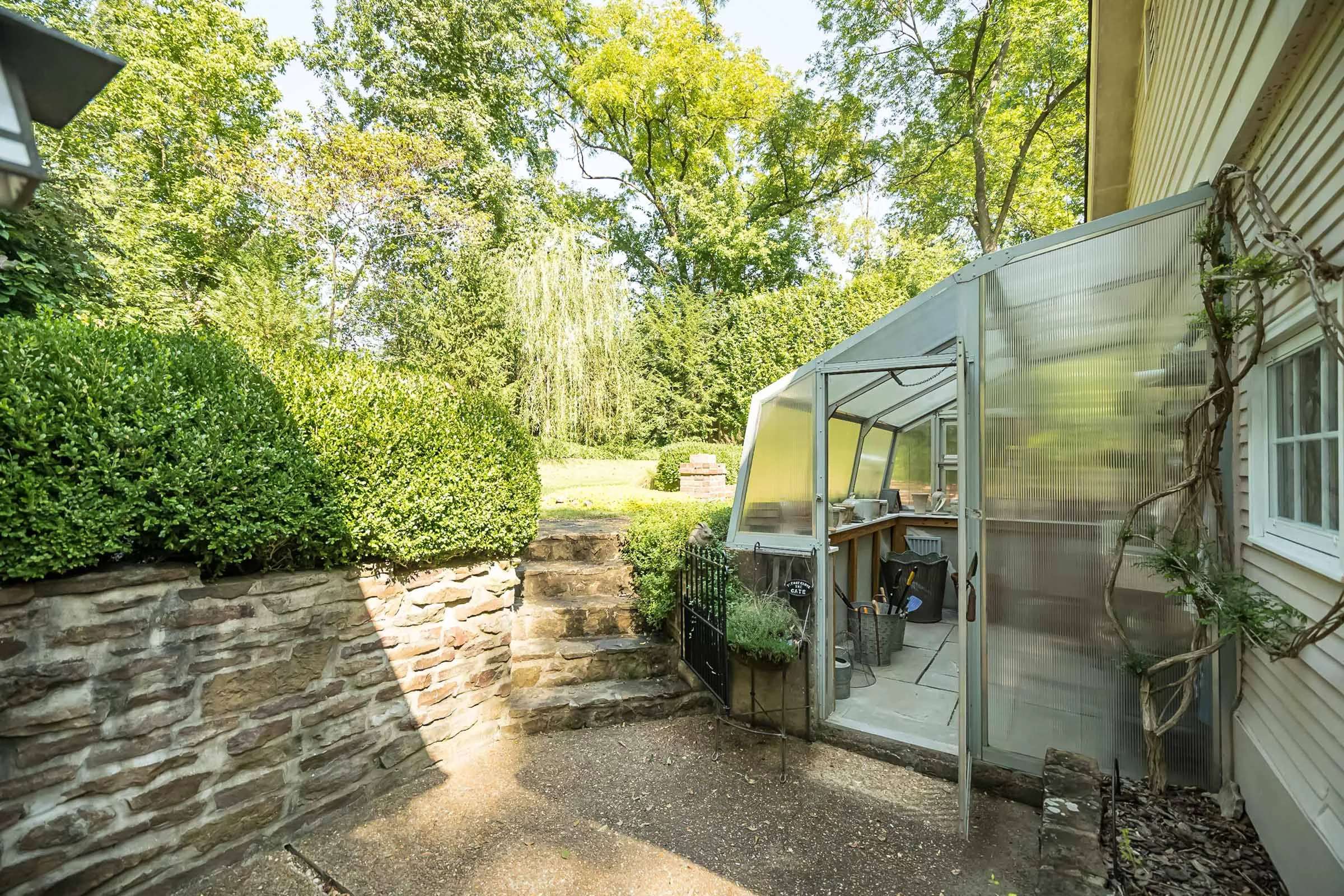 A Ladue home on 15 Daniel Road