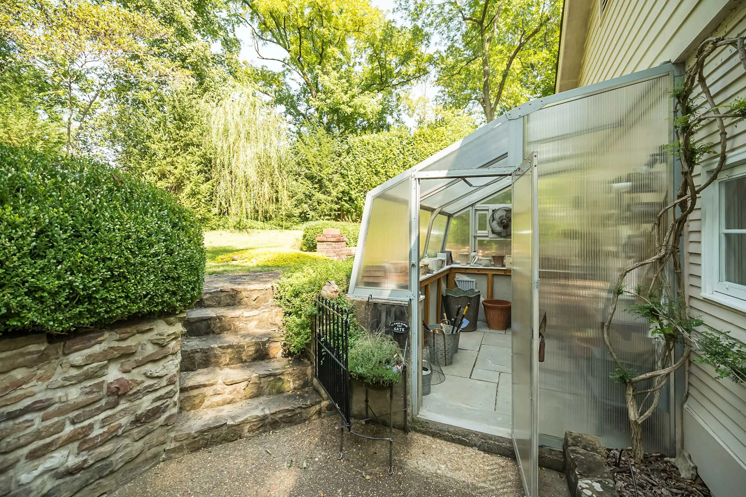 A Ladue home on 15 Daniel Road