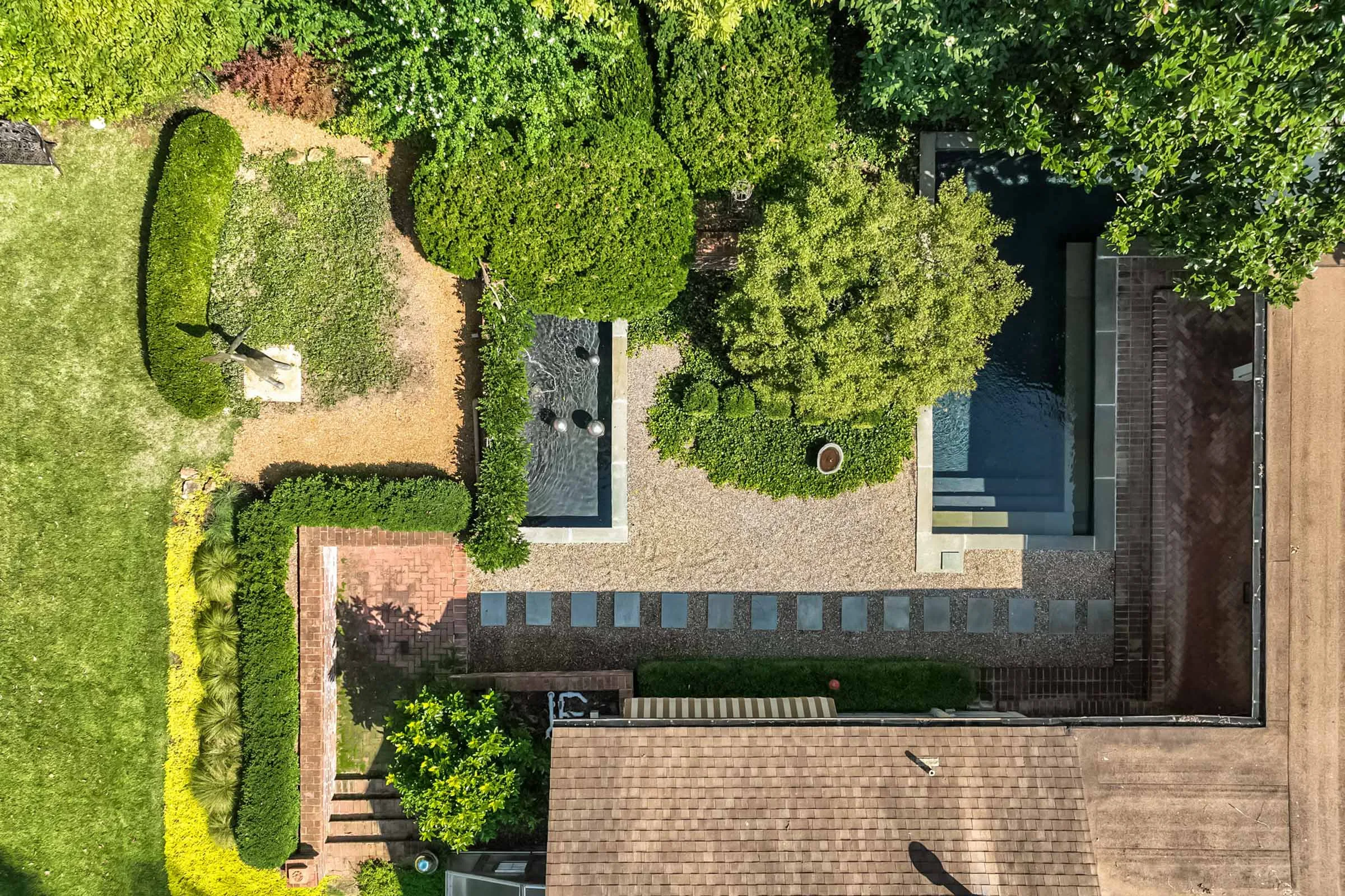 A Ladue home on 15 Daniel Road