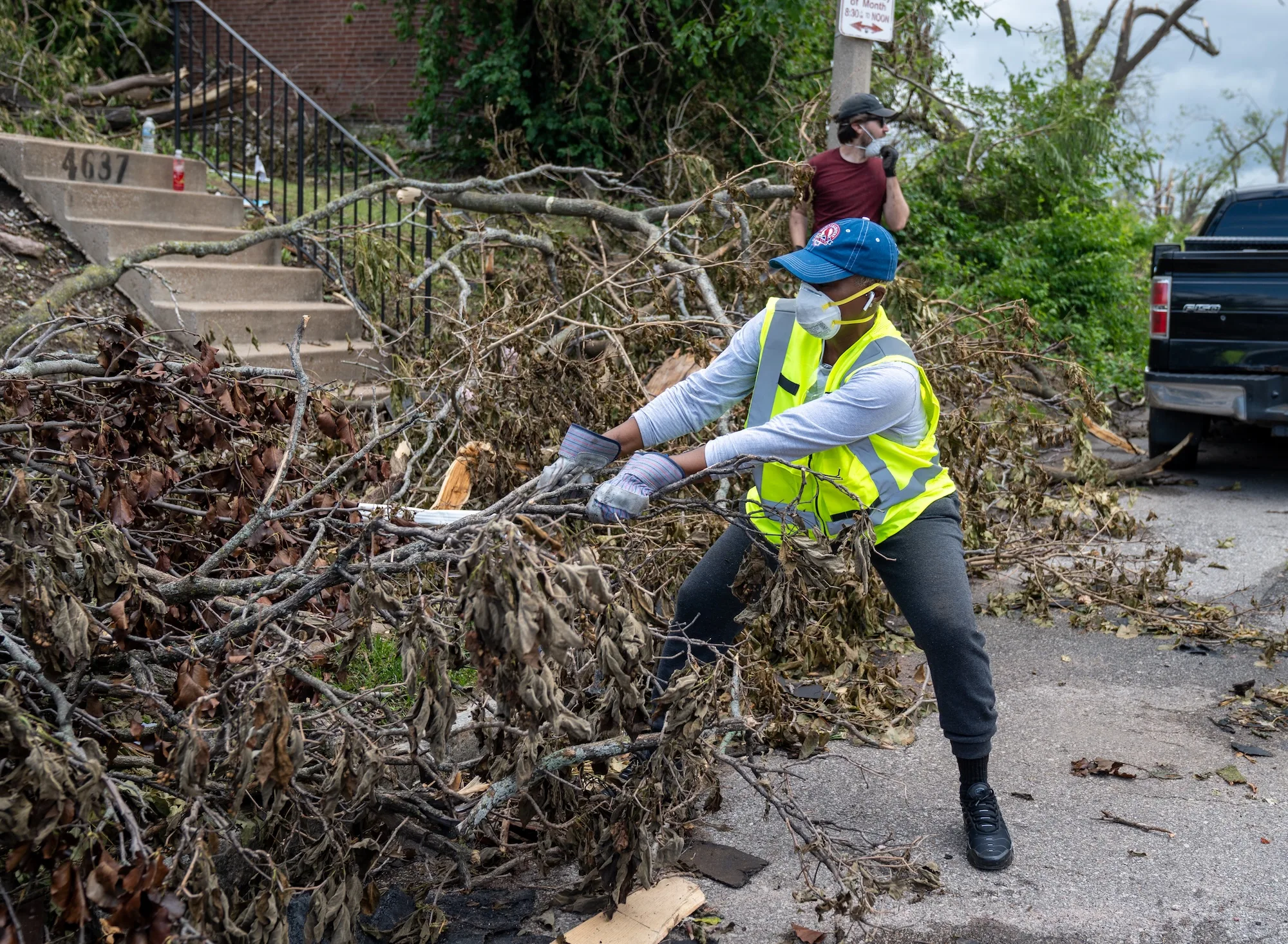 As St. Louis waits for FEMA, volunteers continue to do what they can