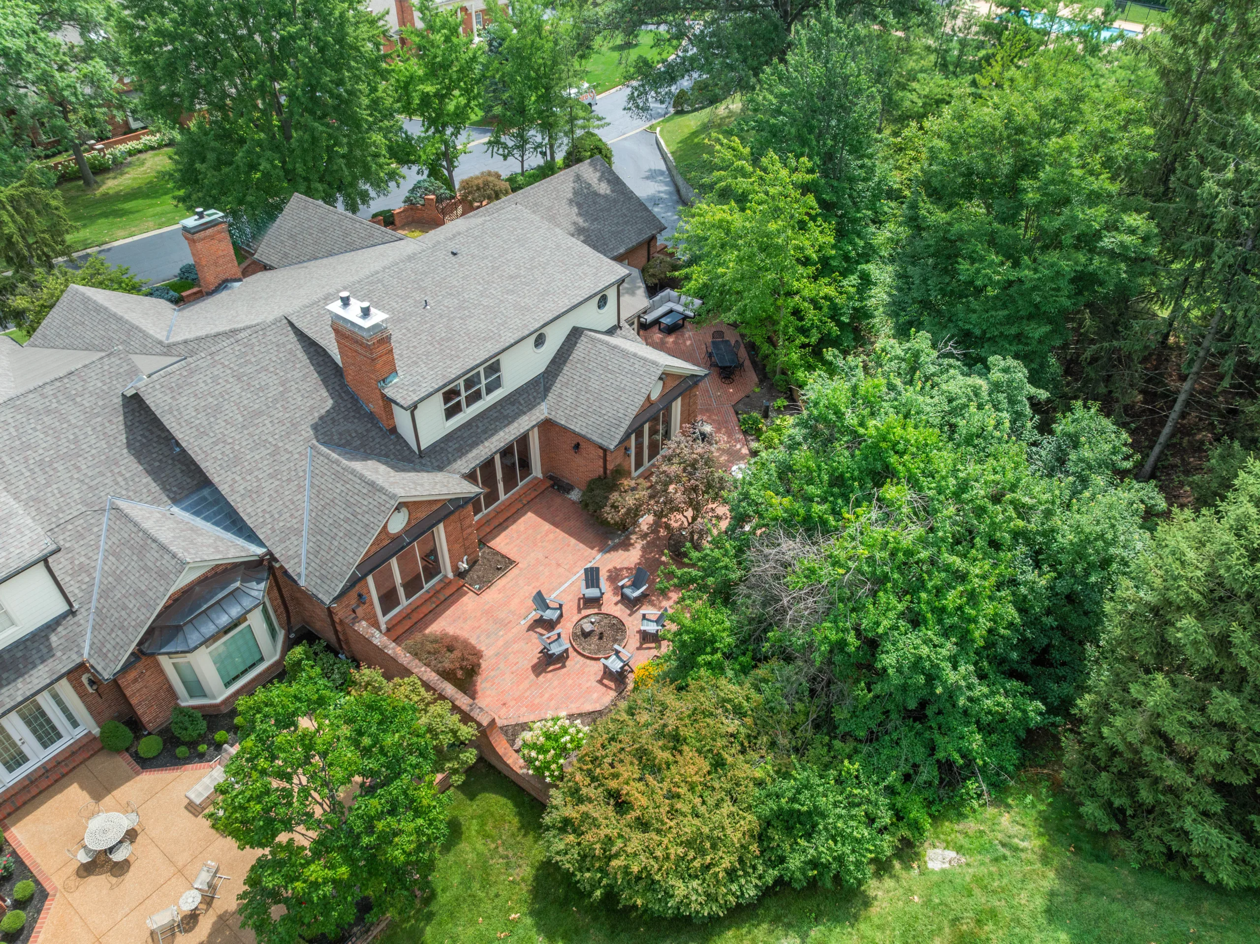 A Creve Coeur home on 19 Woodbridge Manor