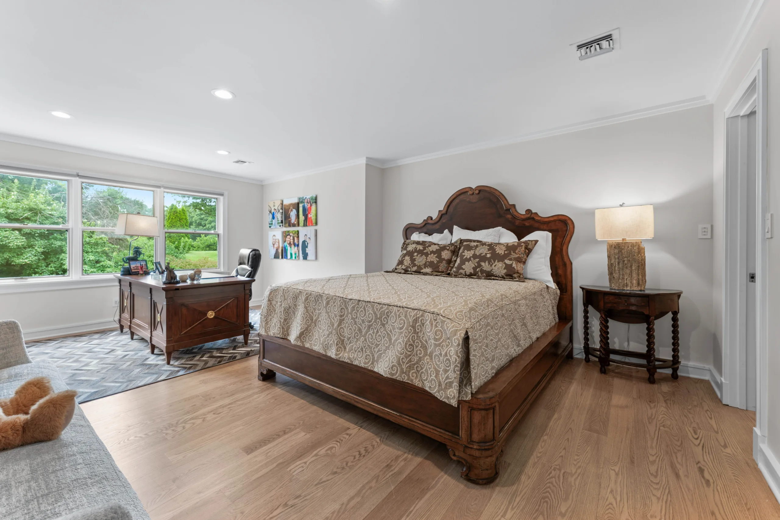 A Creve Coeur home on 19 Woodbridge Manor