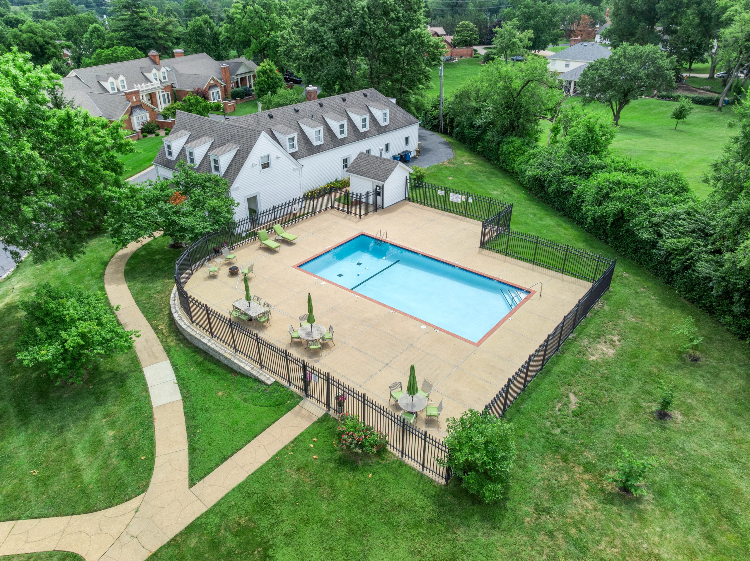 A Creve Coeur home on 19 Woodbridge Manor