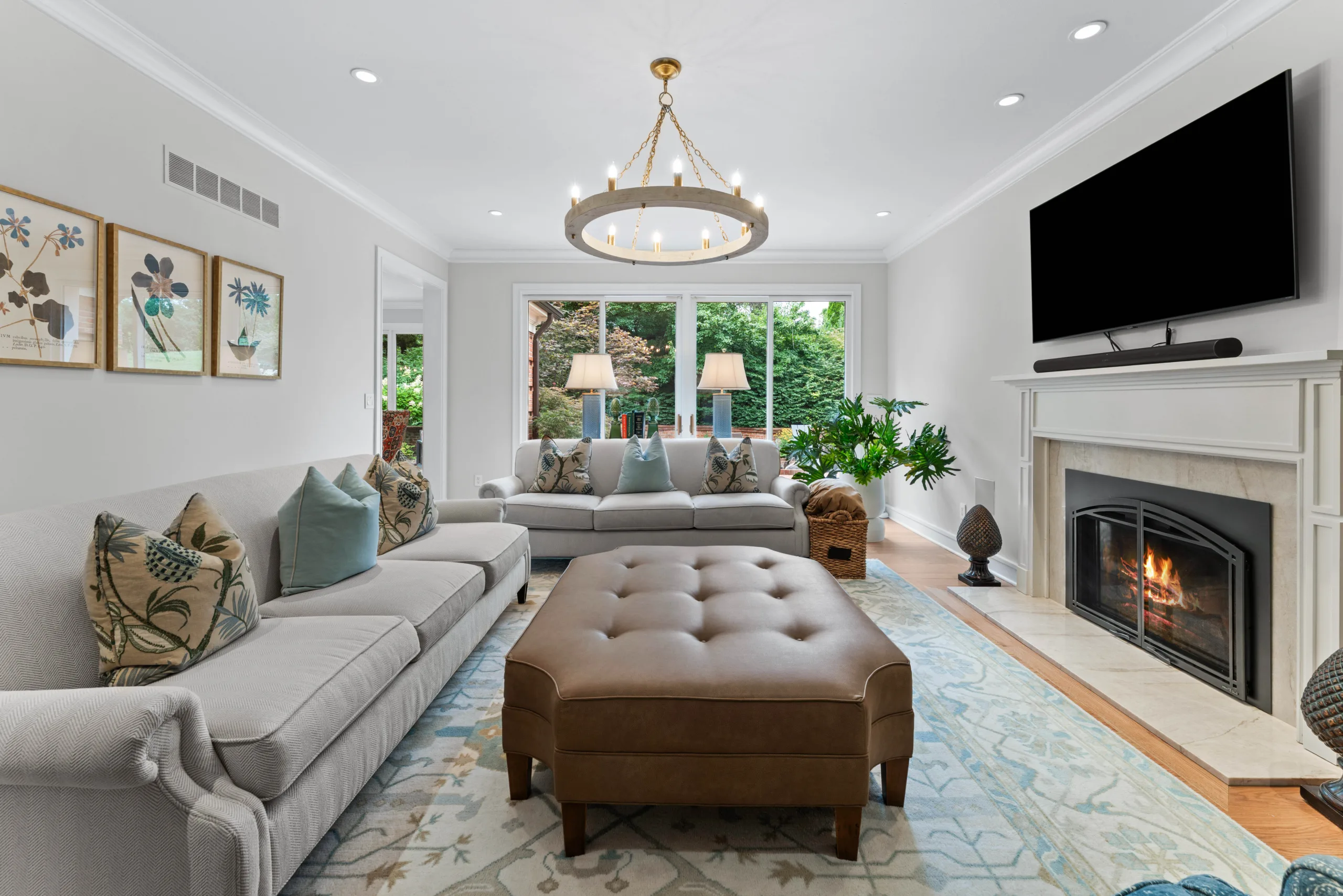 A Creve Coeur home on 19 Woodbridge Manor