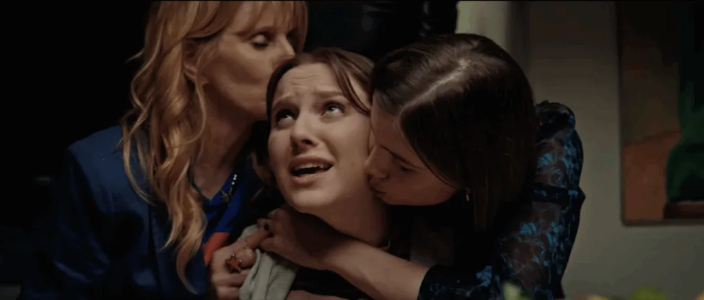 Claudia Lonow, Isabella Roland, and Vic Michaelis in 'D(e)ad.'