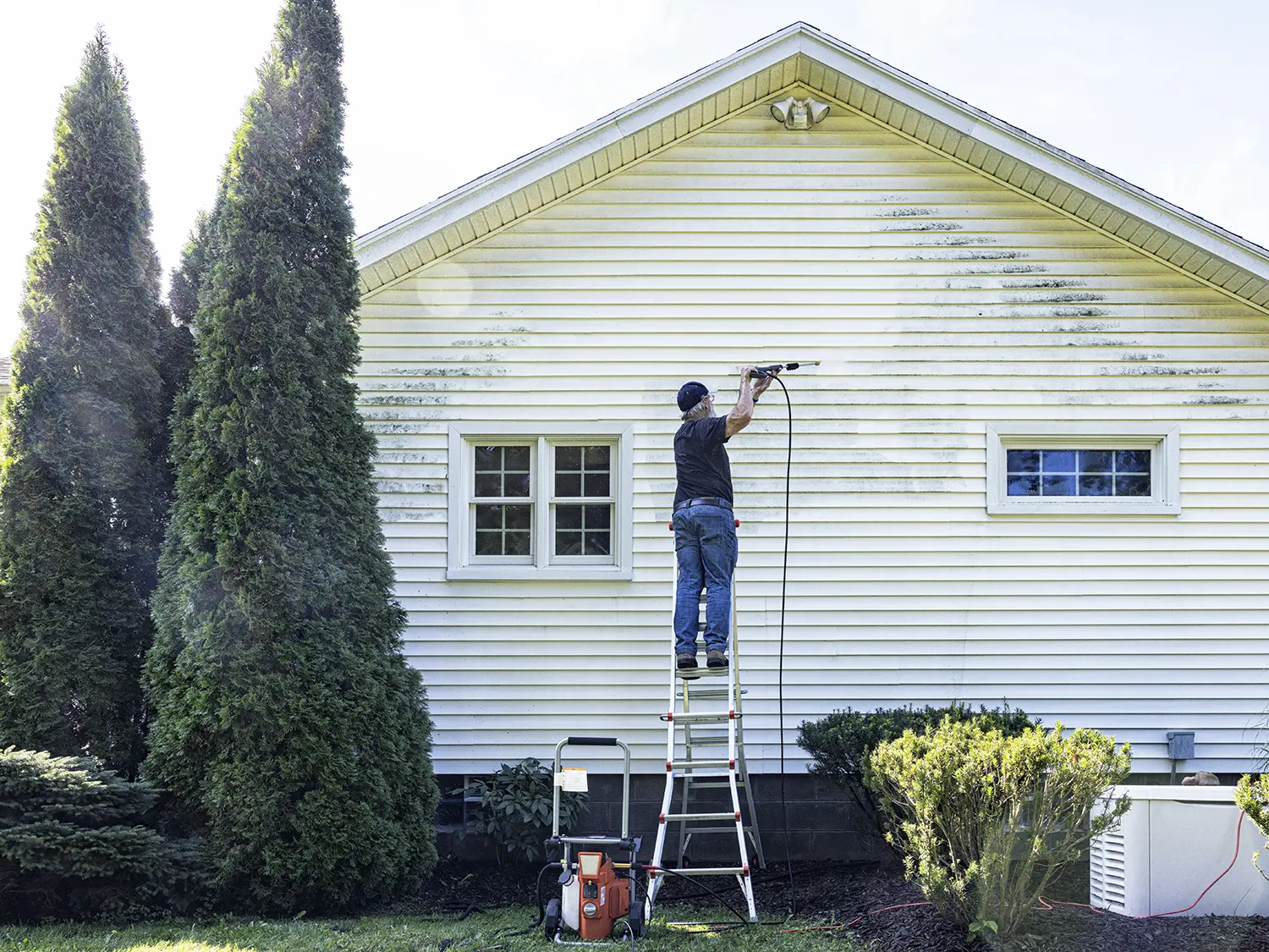 Ask Veronica: My neighbor washed the exterior of her house. Should I do the same? 