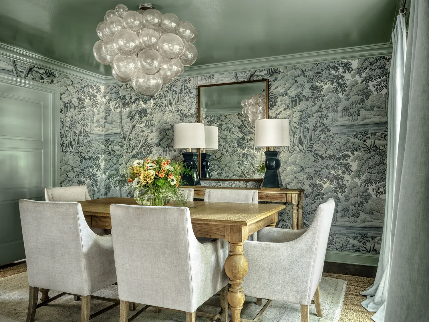 Ask Veronica: How to design a dining room that’s utilized all year long? 