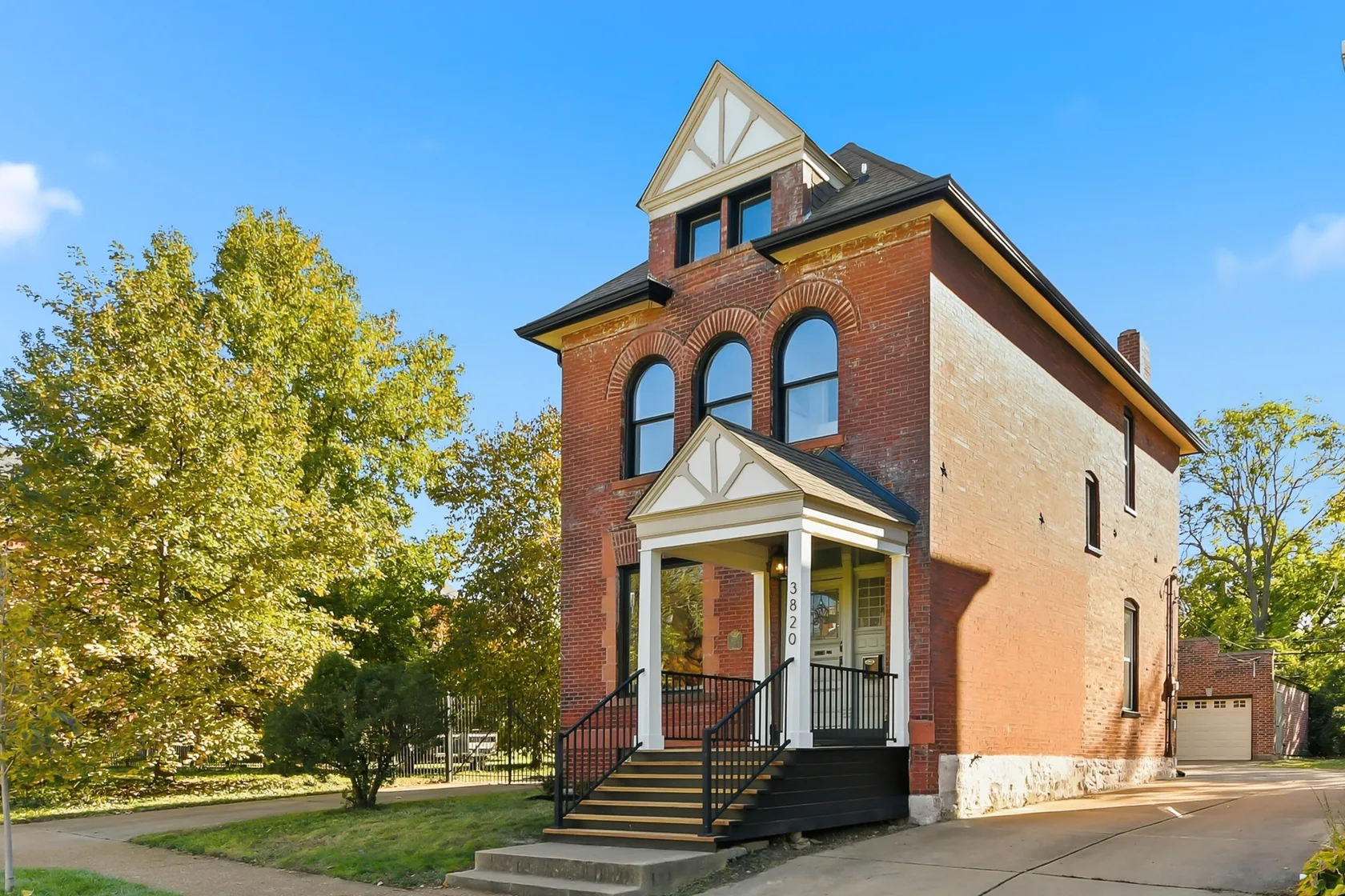 A Shaw home on 3820 Shaw Boulevard