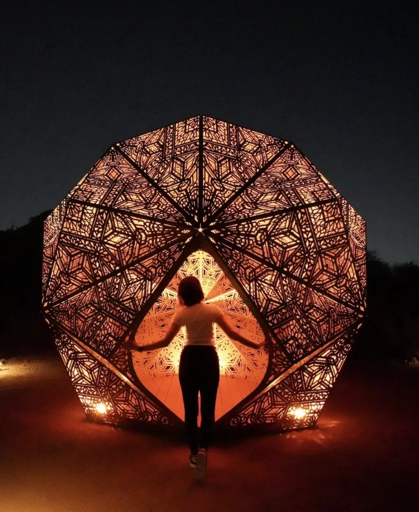 HYBYCOZO's "Insight" at night