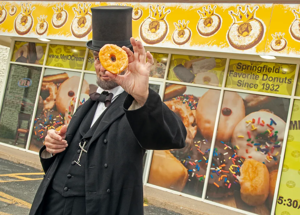 Lincoln approves of Springfield’s famous donuts at Mel-O-Cream.