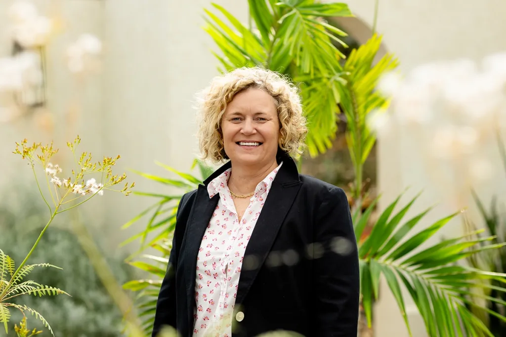 Excellence in Nursing Heidi Holtz Barnes-Jewish College Goldfarb School of Nursing