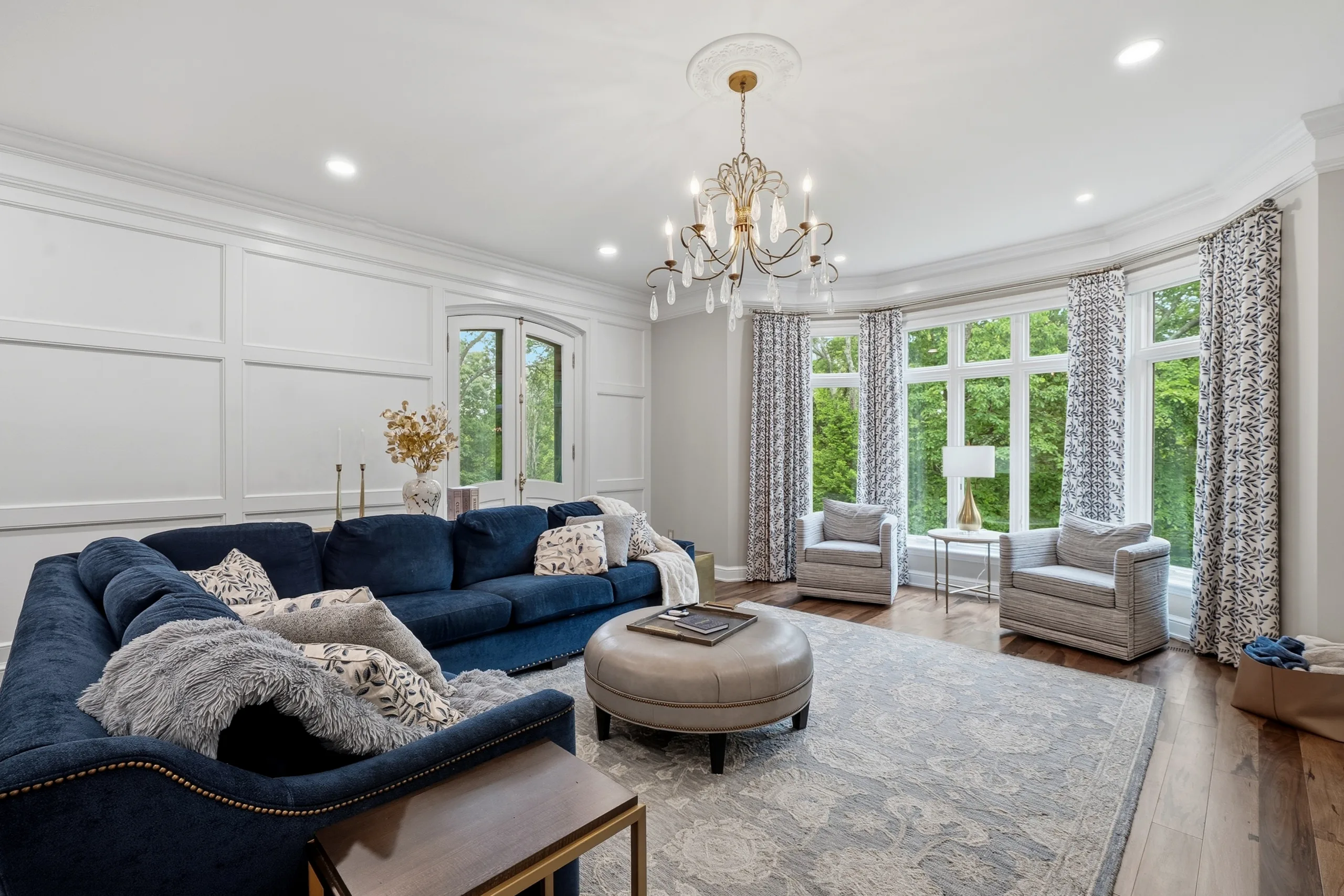 A St. Louis home on 10700 Starhill Drive