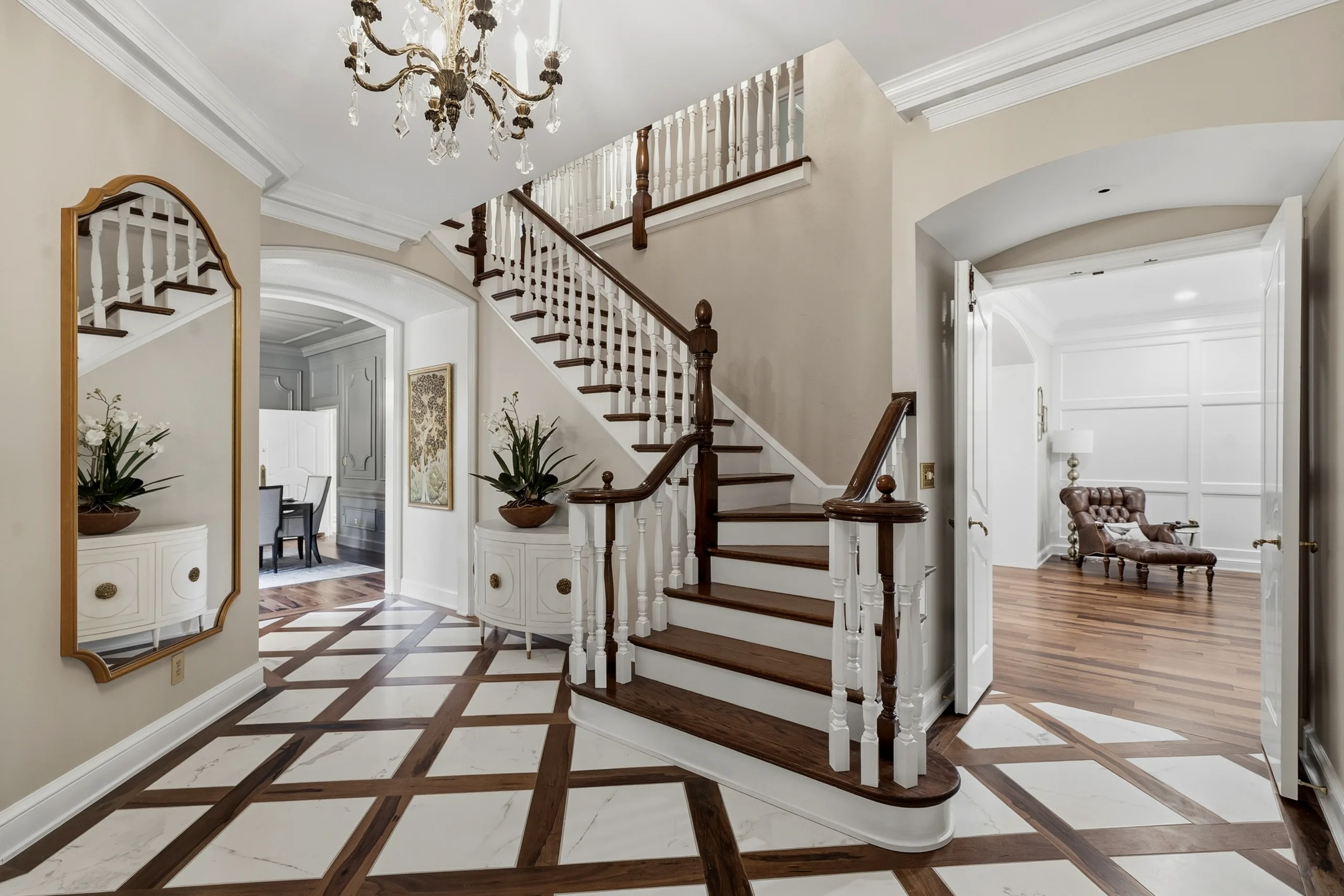 A St. Louis home on 10700 Starhill Drive