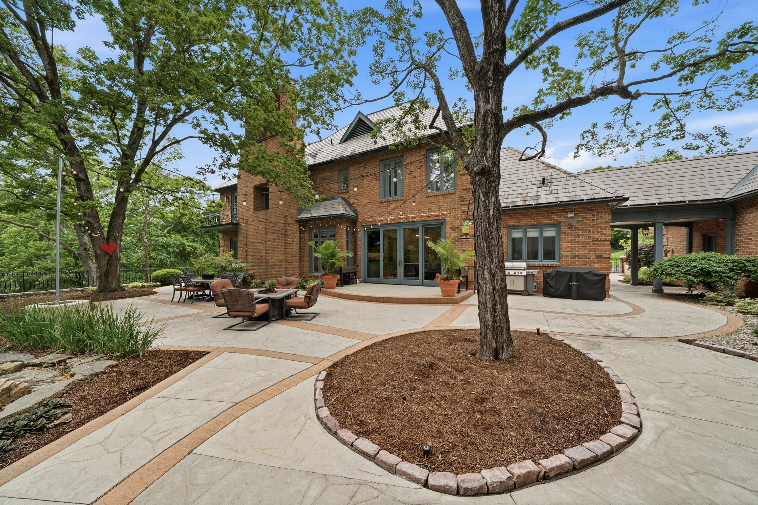 A St. Louis home on 10700 Starhill Drive