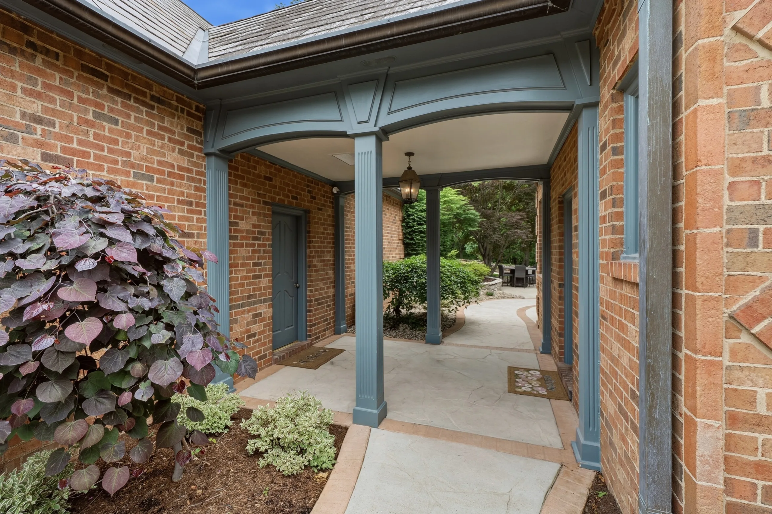 A St. Louis home on 10700 Starhill Drive