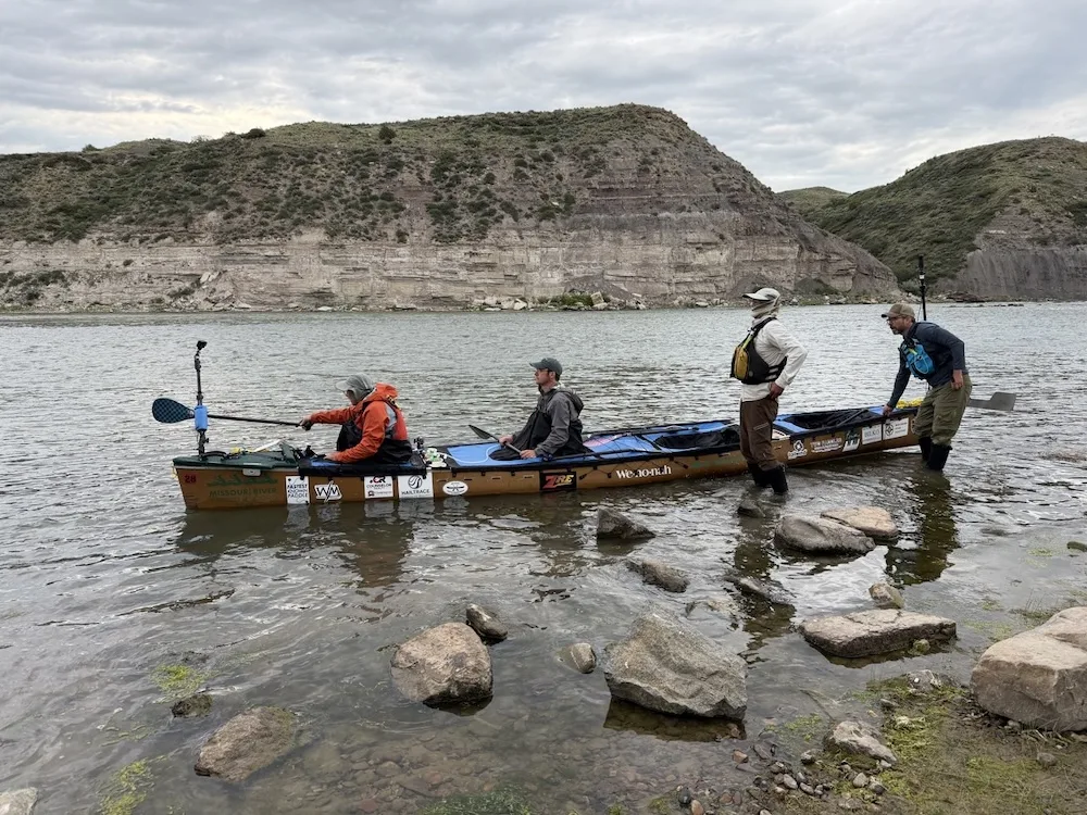 Team chasing Missouri River world record is on pace for historic finish in St. Louis