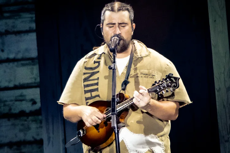 Photos: Noah Kahan performs a sold-out show at Busch Stadium