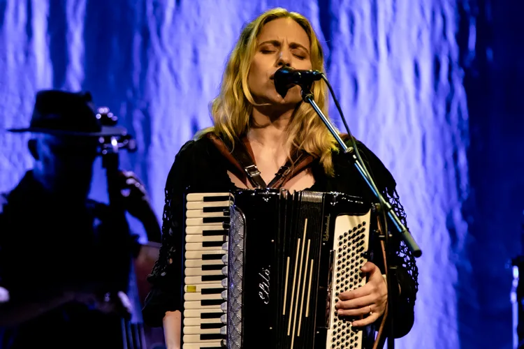 Robert Plant and Saving Grace with Suzi Dian at The Pageant on September 18.