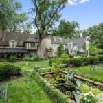5Chateau_backyard1.jpg