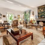 5Chateau_livingroom.jpg