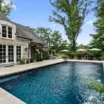 5Chateau_pool.jpg