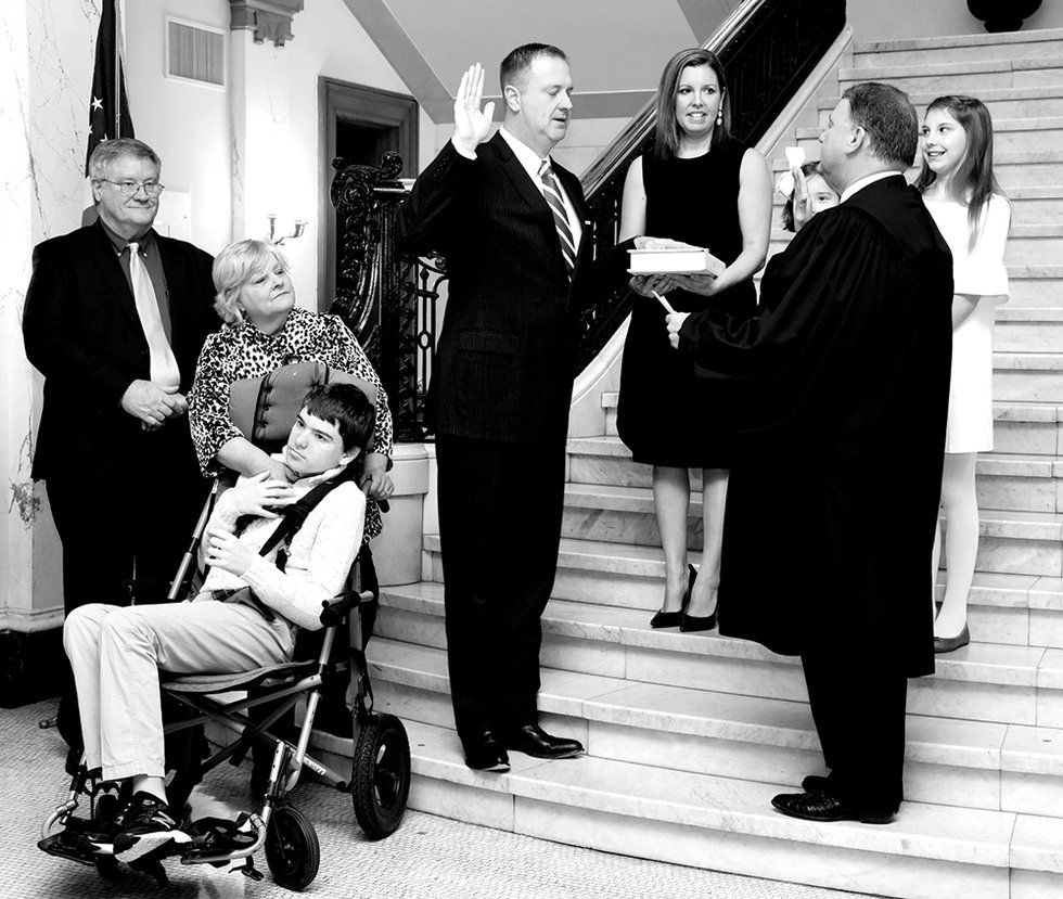 AP_19003754692699_bw.jpg