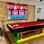 int%20pool%20table%20in%20jamaican%20and%20rasta%20colors.jpg