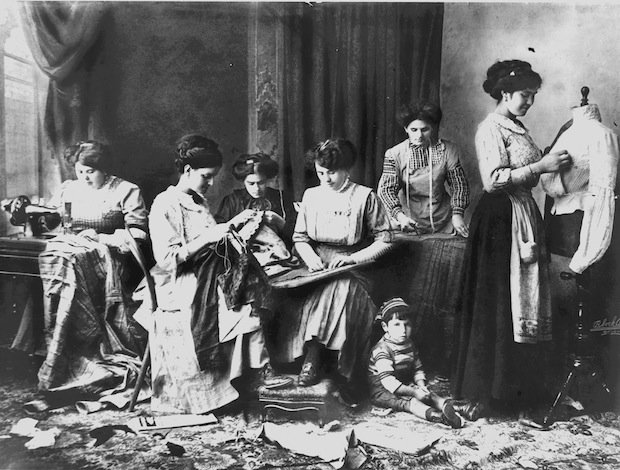 Flashback, 1900: After a Fashion