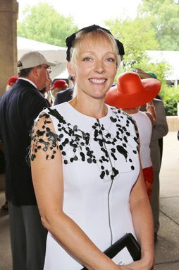 HatLunch032.jpg