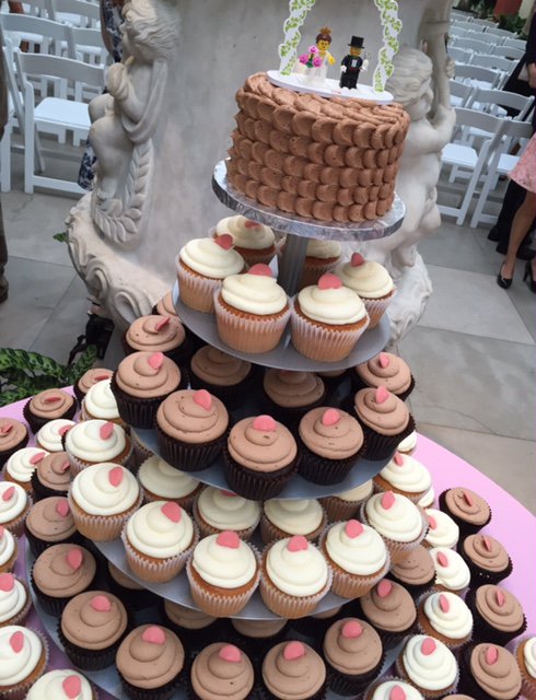 Wedding Cake Alternative: Cupcakes