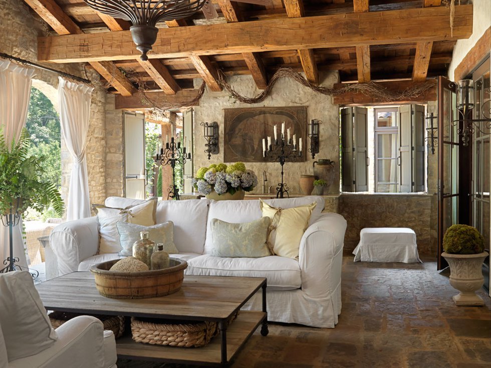 How to Design an Outdoor Living Area