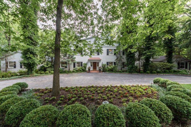 On the Market: $3.1 million traditional mansion in Ladue