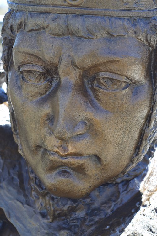 ‼️最終値下げ‼️❣️美品❣️ ST LOUIS サンルイ　クリスタル 馬の頭 彫刻 As the Saint Louis statue on Art Hill gets a cleaning, a look at