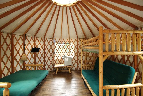 Lake%20of%20the%20Ozarks%20Yurt%20interior.jpg