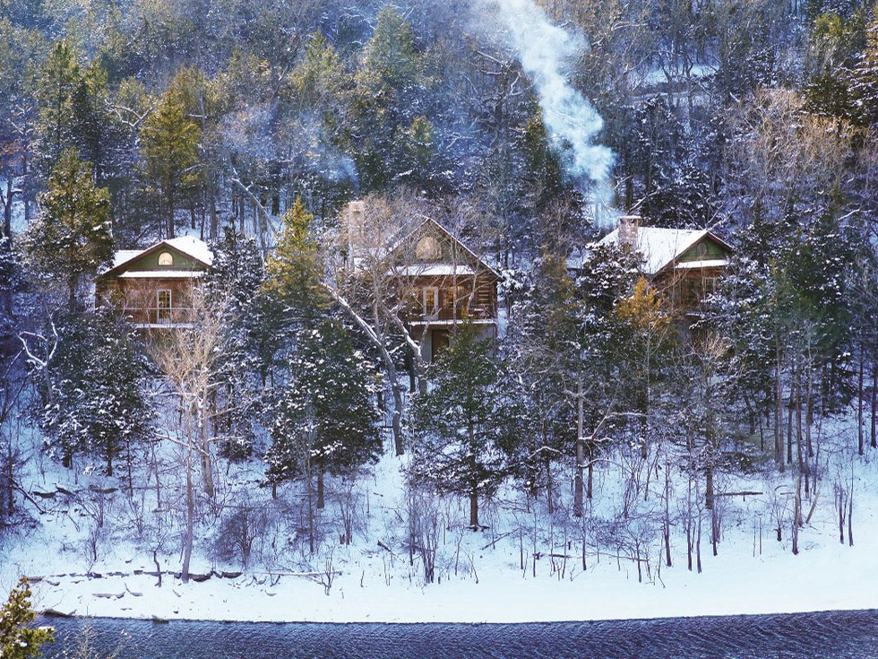 cabinsinsnowsmall_800x600.jpg
