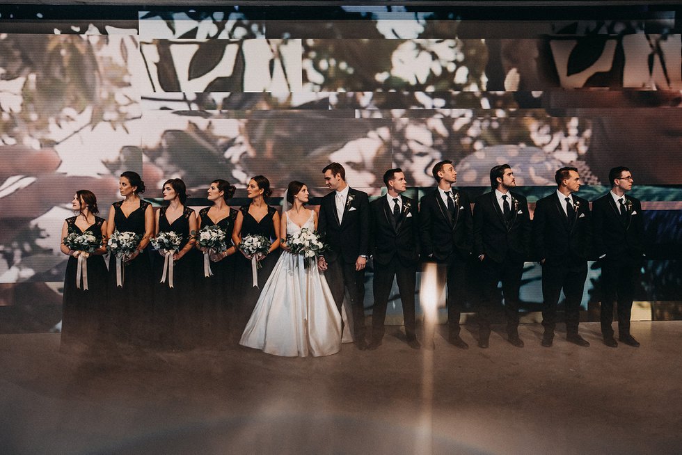 This couple took glamorous wedding photos at Contemporary Art Museum St. Louis