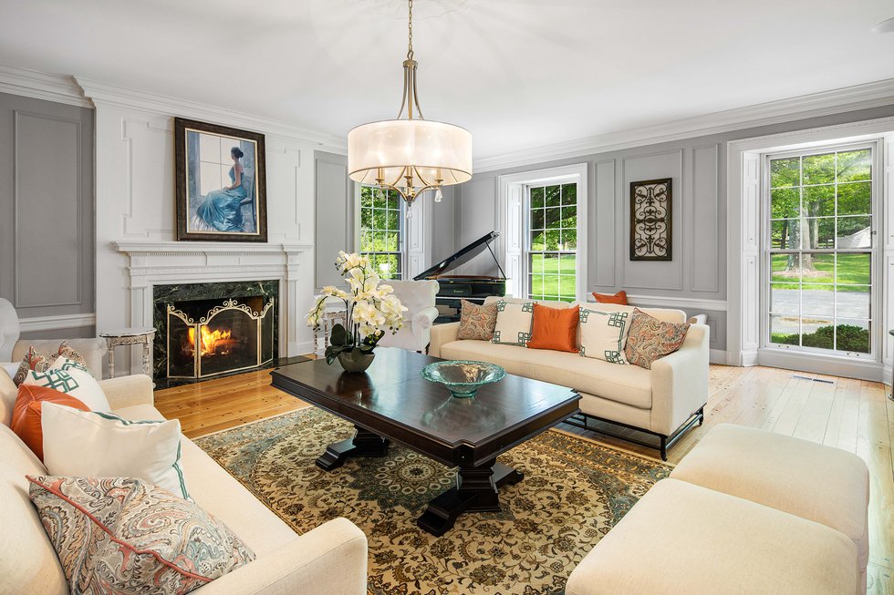 Katie%20McLaughlin_1751%20N%20Woodlawn_04.jpg