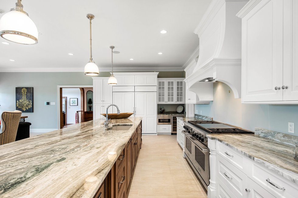 Katie%20McLaughlin_1751%20N%20Woodlawn_13.jpg