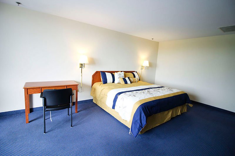hotel_influenza_bedroom.jpg