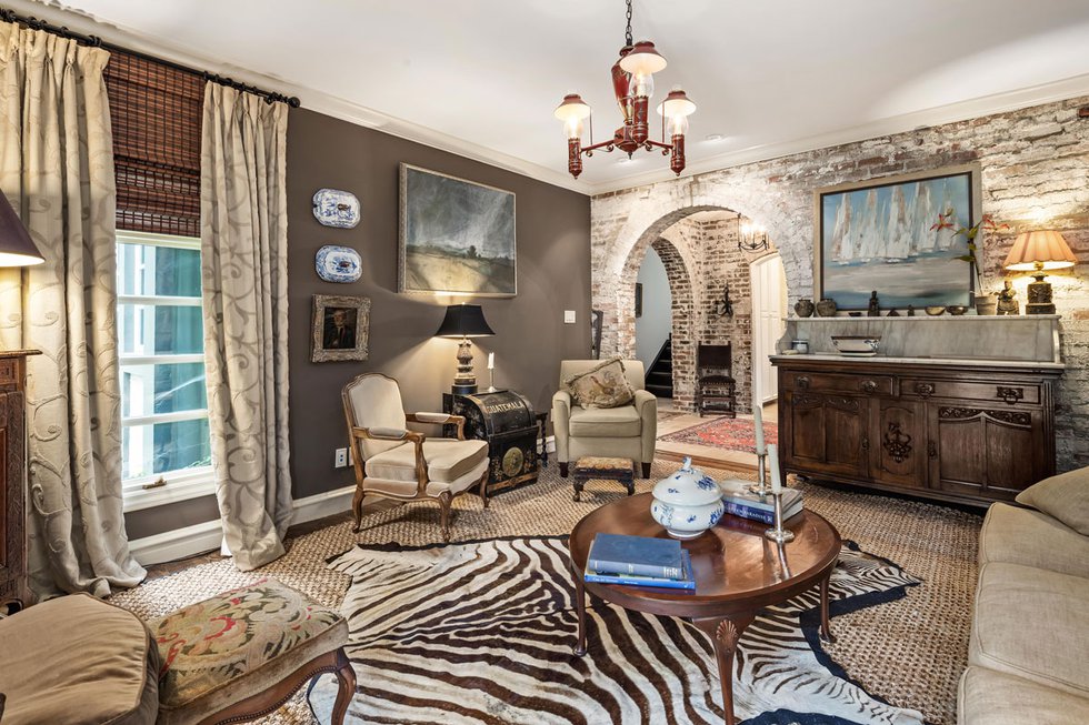 5Chateau_living.jpg