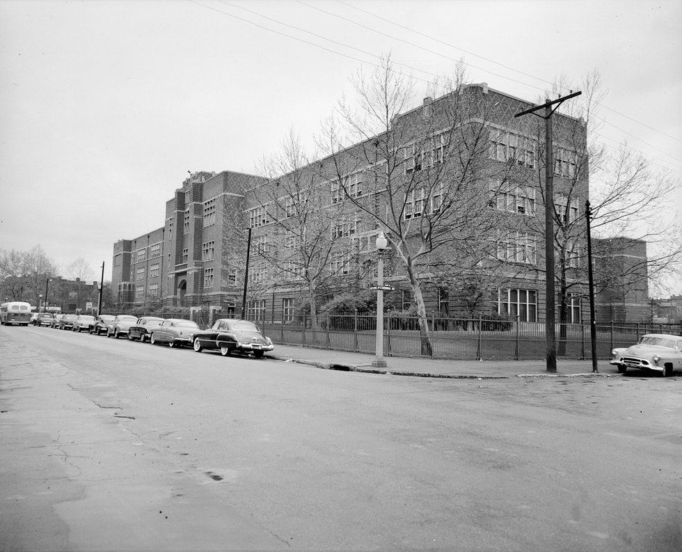 Vashon%20High%20School%2C%20First%20Location%2C%203026%20Laclede%20Avenue%2C%20Copyright%20St.%20Louis%20Public%20Schools%20Photograph%20Collection%2C%20Missouri%20History%20Museum%2C%20St.%20Louis%2C%20P0900-28710-01-4A.jpg