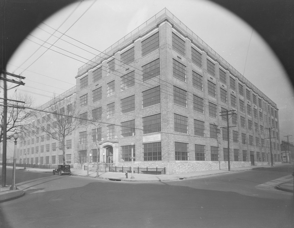 Herbert%20S.%20Hadley%20Vocational%20School%2C%201932%2C%20St.%20Louis%20Public%20Schools%20Photograph%20Collection%2C%20Missouri%20History%20Museum%2C%20St.%20Louis%2C%20P0900-13894-02-8N.jpg