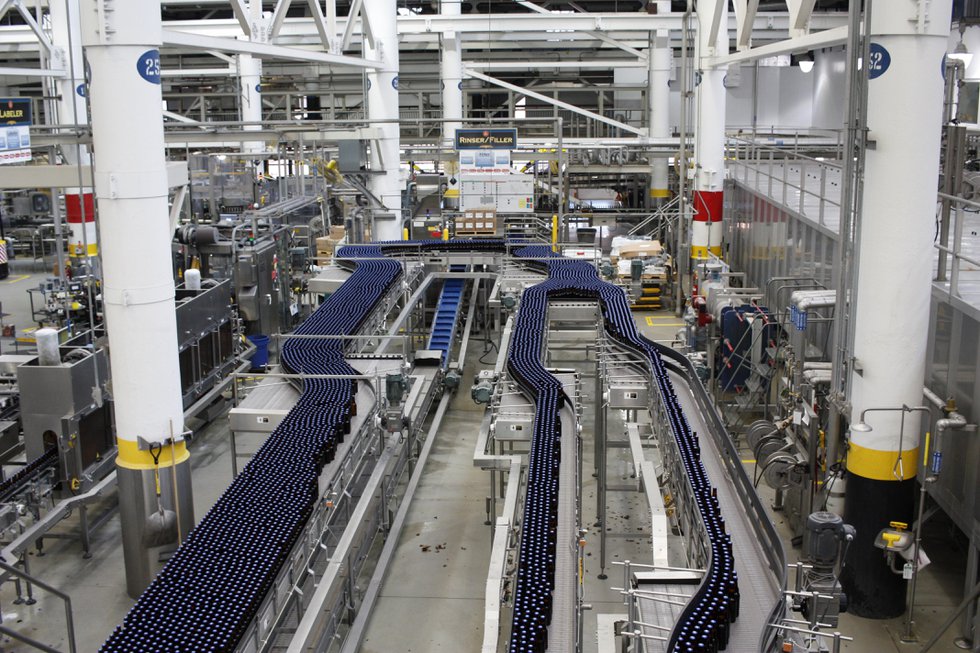 Bud%20Light%20on%20Conveyors%2C%20Bevo%20Bottling%20Facility%2C%20Photo%20by%20Chris%20Naffziger.JPG