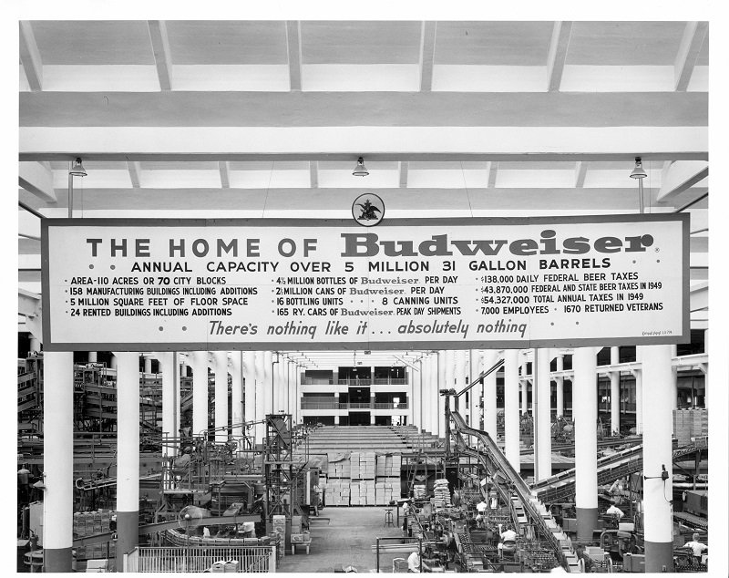 Bevo%20Bottling%20Facility%2C%201951%2C%20Courtesy%20of%20Anheuser-Busch%20Archives%2C%201981.91.4.jpg