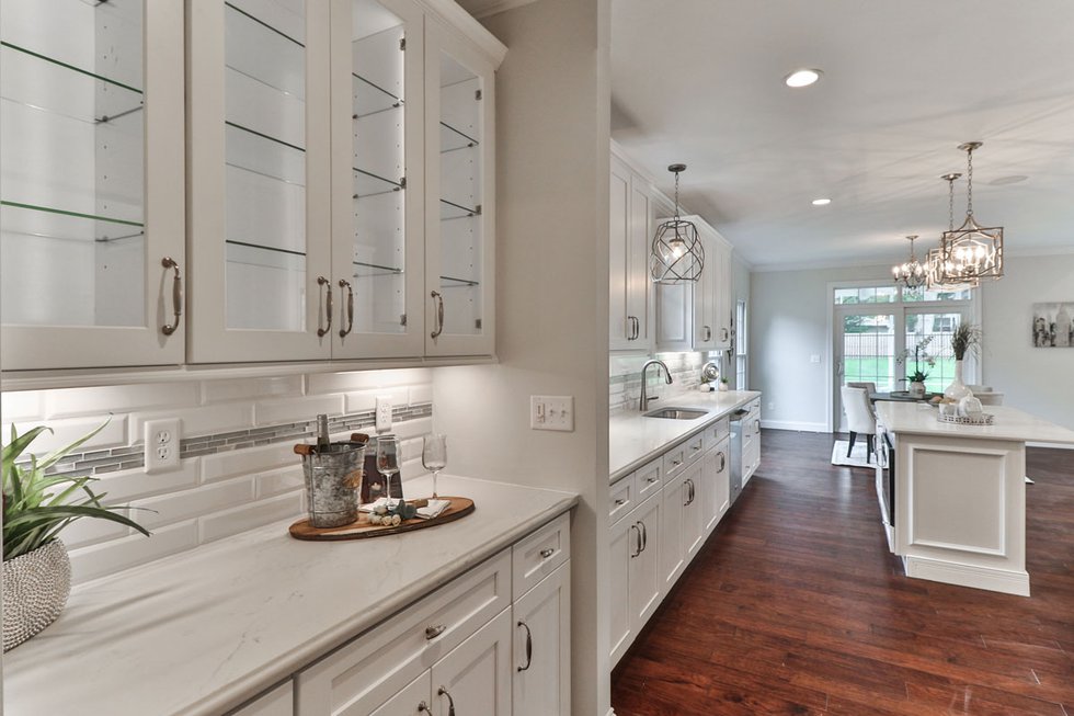 724-E-Madison-Ave-kitchen2.jpg